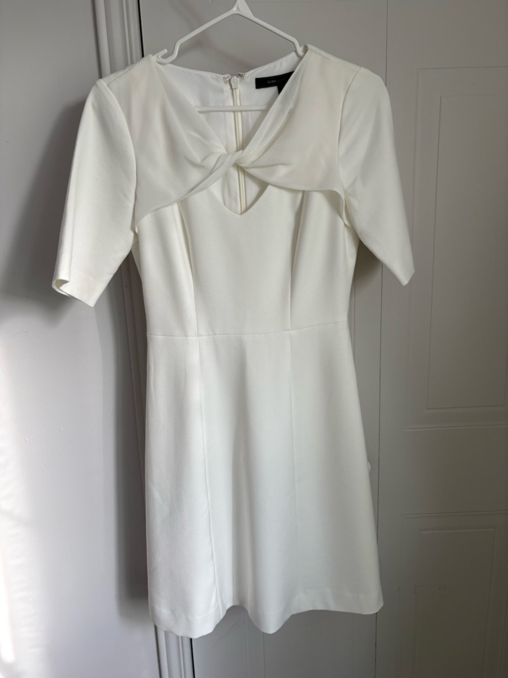 BCBGMaxAzria Elegant White Twist-Front Women's Dress